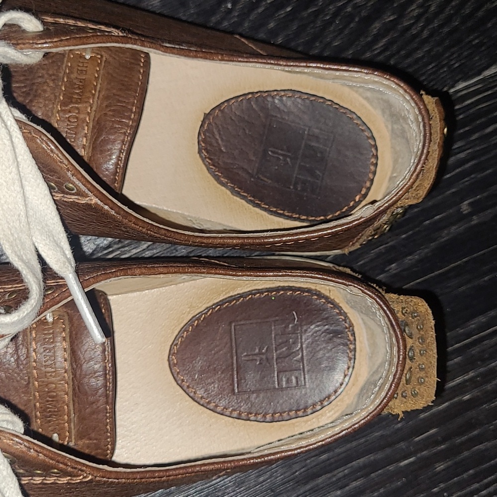 FRYE (Size 8) Leather w Brass Studs Sneakers - Picture 6 of 10